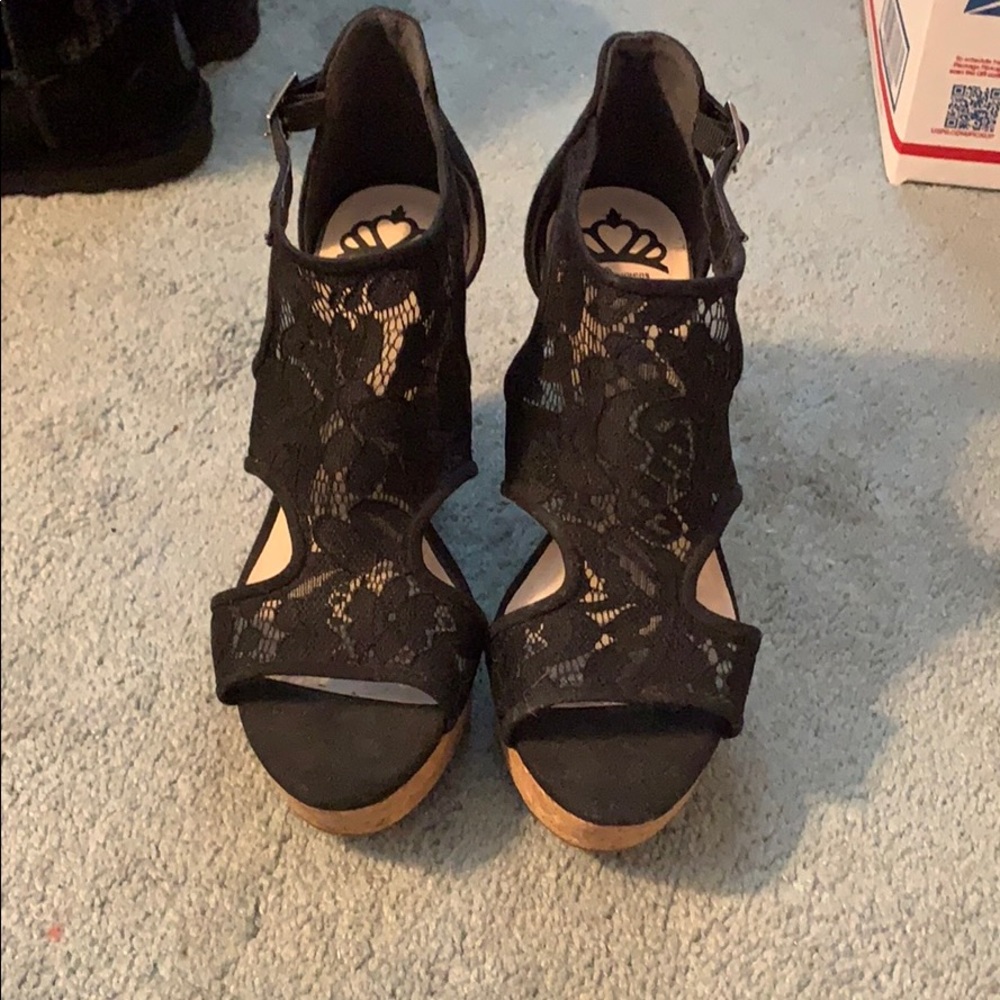 Black lace wedges
